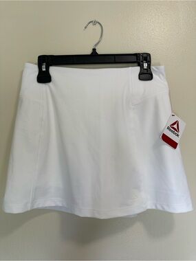 NWT Women’s Reebok White Tennis Skort with Subtle Logo